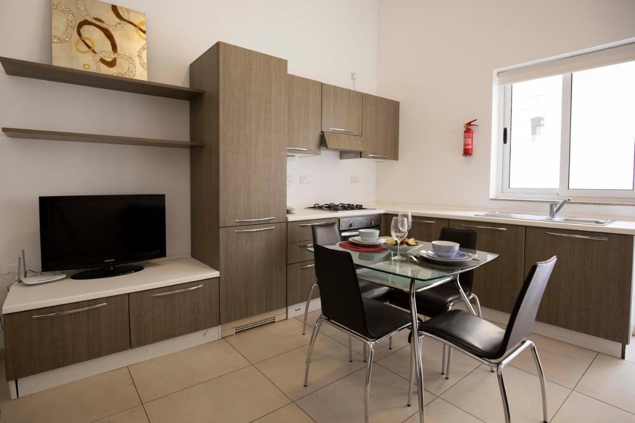 Sliema Strand 5 Apartment Exterior photo